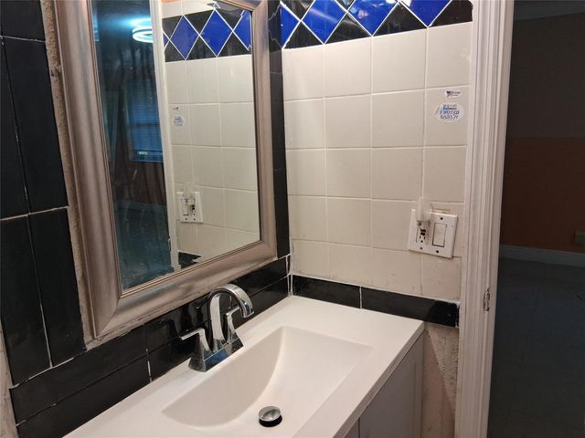 1349 Seaview, North Lauderdale, FL 33068