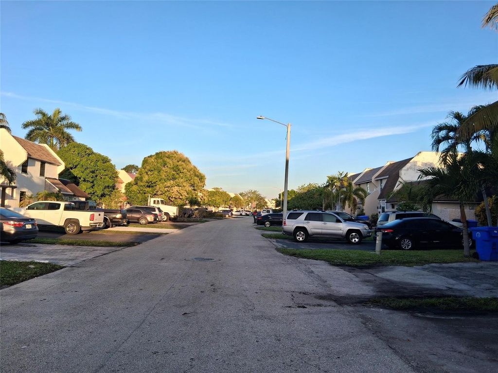 1349 Seaview, North Lauderdale, FL 33068