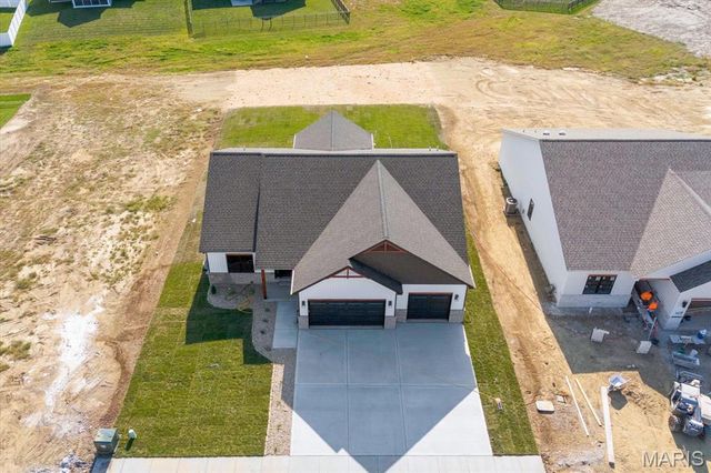 817 Golden Bell Lane, O'fallon, IL 62269