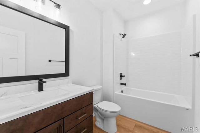 817 Golden Bell Lane, O'fallon, IL 62269