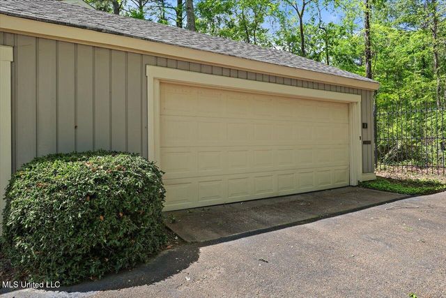 1 Eastbrooke Street, Jackson, MS 39216