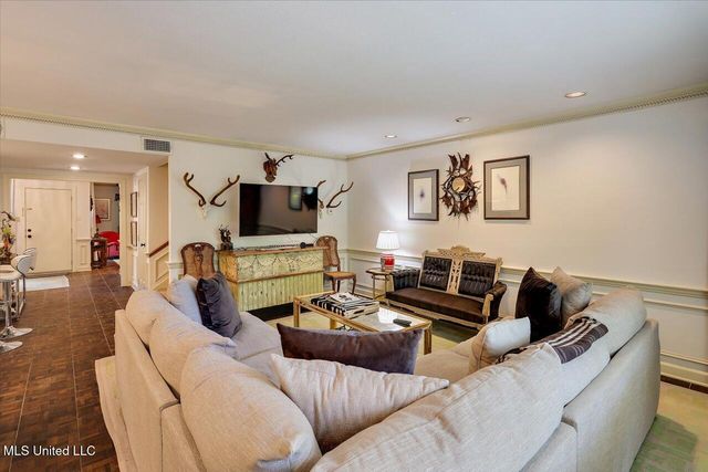 1 Eastbrooke Street, Jackson, MS 39216