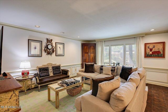 1 Eastbrooke Street, Jackson, MS 39216