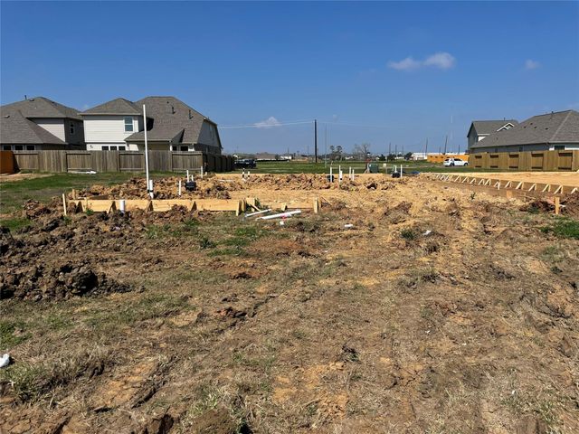 626 Cherry Tree Drive, La Marque, TX 77568