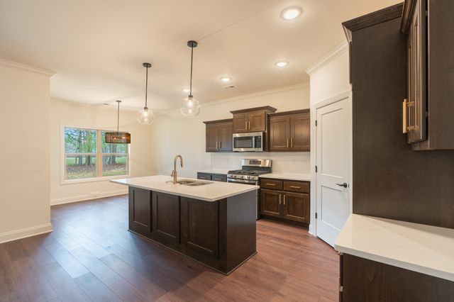 333 Estates Drive, Smithville, TN 37166