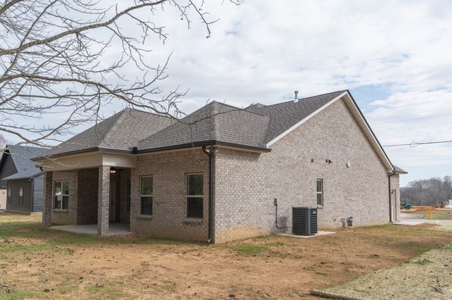 333 Estates Drive, Smithville, TN 37166