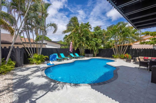 2541 Southridge Road, Delray Beach, FL 33444
