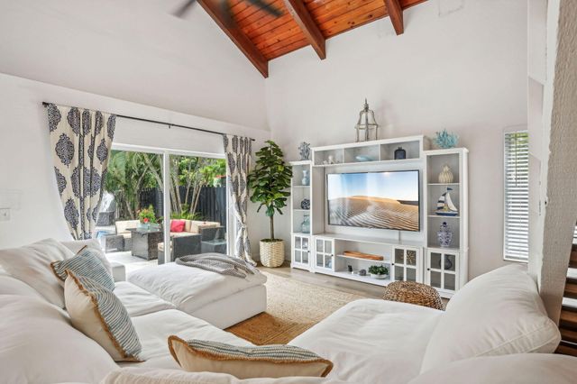 2541 Southridge Road, Delray Beach, FL 33444