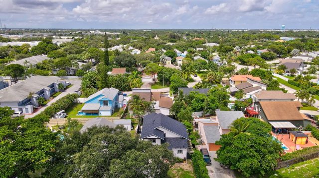 2541 Southridge Road, Delray Beach, FL 33444