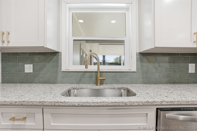 6082 E 56th Street, Tulsa, OK 74135