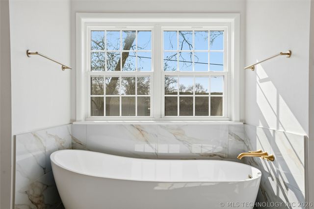 6082 E 56th Street, Tulsa, OK 74135