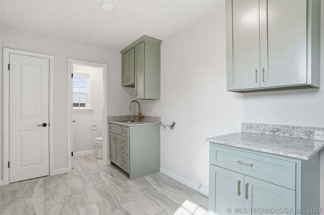 6082 E 56th Street, Tulsa, OK 74135