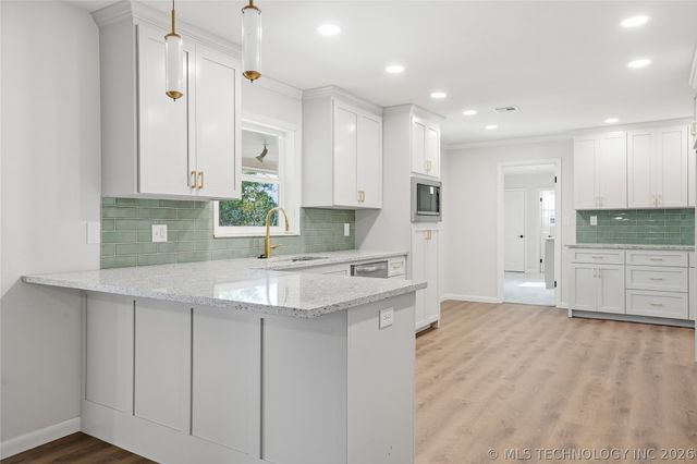 6082 E 56th Street, Tulsa, OK 74135