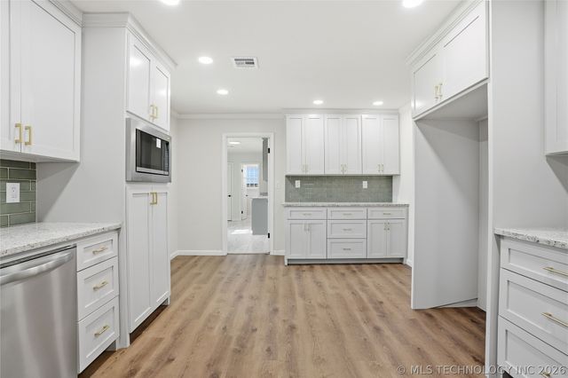 6082 E 56th Street, Tulsa, OK 74135