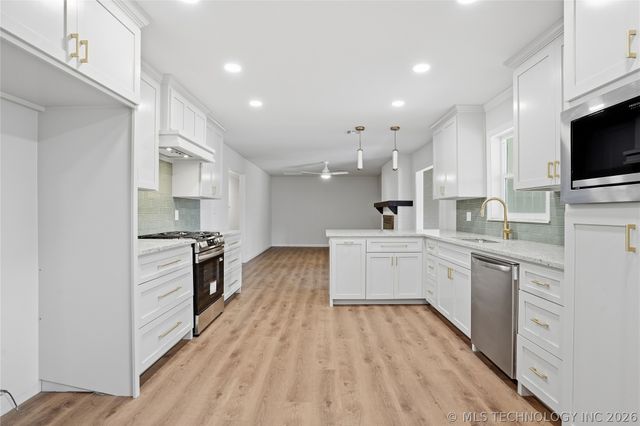 6082 E 56th Street, Tulsa, OK 74135