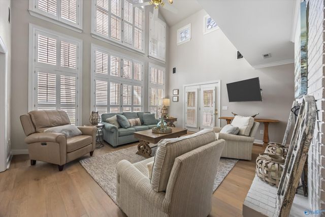 29 Lake Breeze, Guntersville, AL 35976