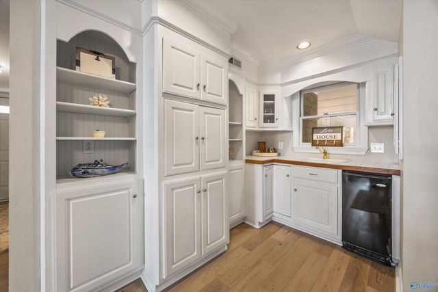 29 Lake Breeze, Guntersville, AL 35976