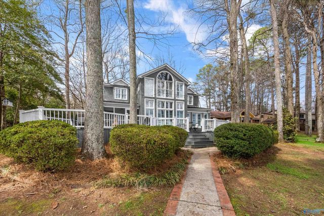 29 Lake Breeze, Guntersville, AL 35976