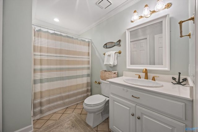 29 Lake Breeze, Guntersville, AL 35976