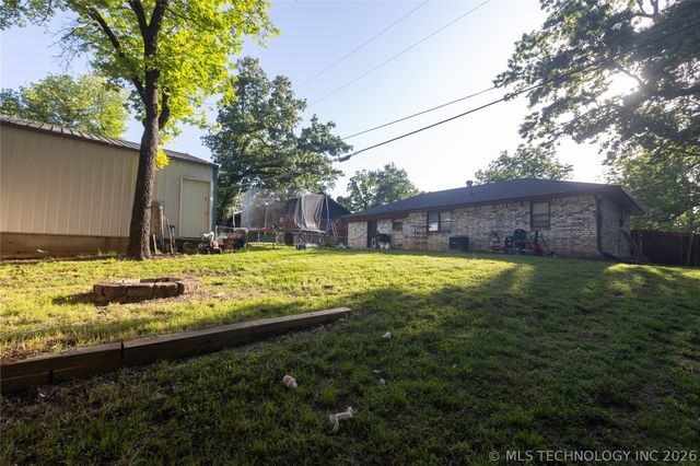 13205 S Ash Street, Claremore, OK 74017
