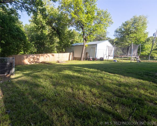 13205 S Ash Street, Claremore, OK 74017