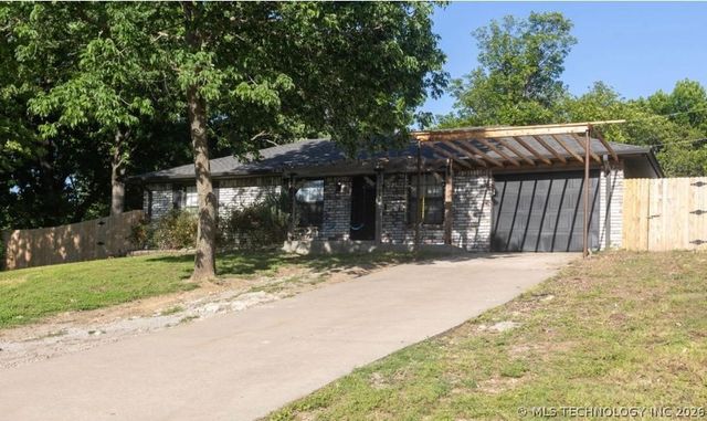 13205 S Ash Street, Claremore, OK 74017