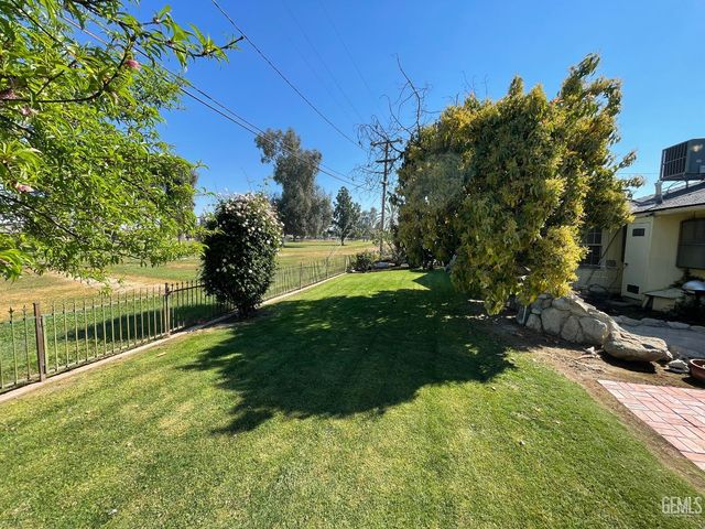 6212 Bel Aire Way, Bakersfield, CA 93309
