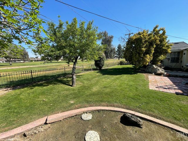 6212 Bel Aire Way, Bakersfield, CA 93309