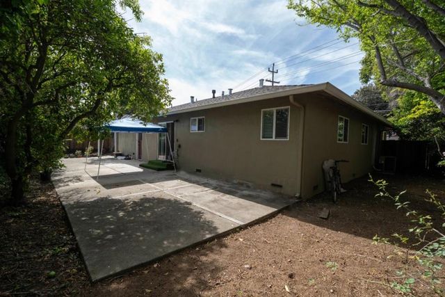 792 E Meadow Drive, Palo Alto, CA 94303