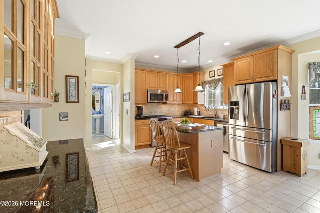 27 Rodeo Drive, West Creek, NJ 08092