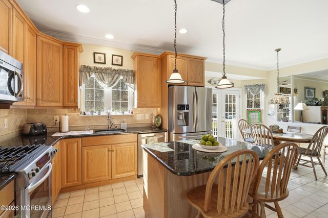 27 Rodeo Drive, West Creek, NJ 08092