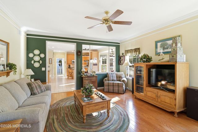 27 Rodeo Drive, West Creek, NJ 08092