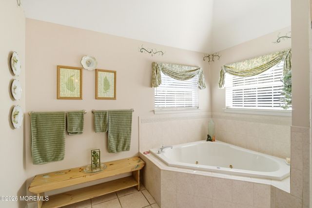 27 Rodeo Drive, West Creek, NJ 08092