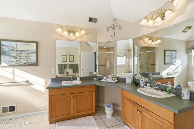 27 Rodeo Drive, West Creek, NJ 08092