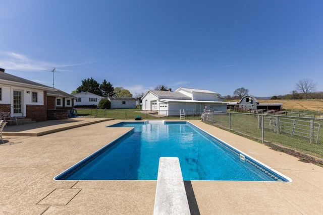 62 ROSSER DR, Luray, VA 22835