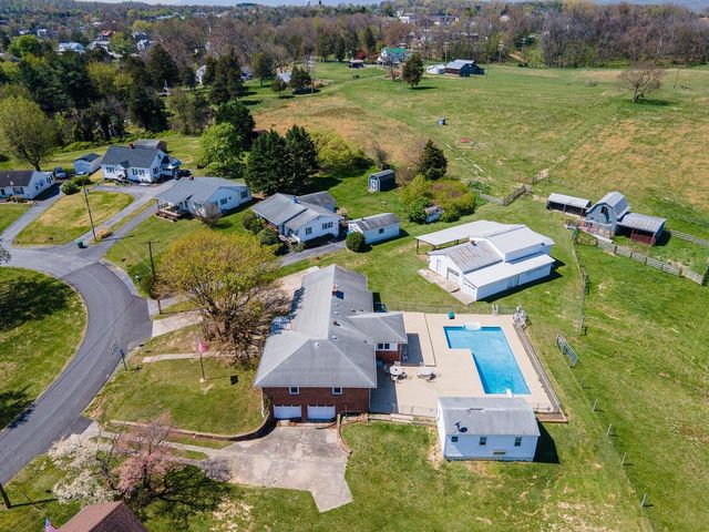 62 ROSSER DR, Luray, VA 22835