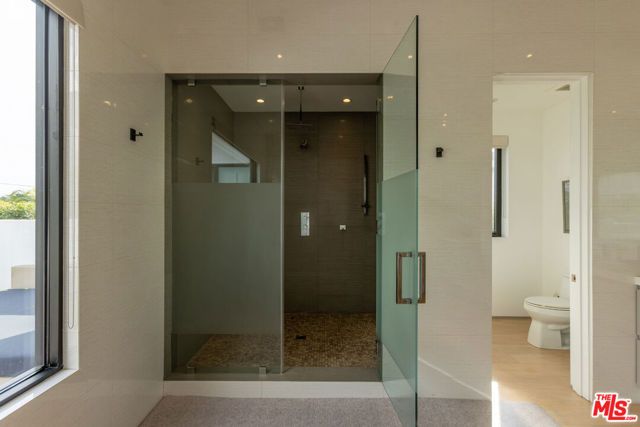 132 N Laurel Avenue, Los Angeles, CA 90048