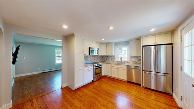 21 Lowell Street, Coventry, RI 02816