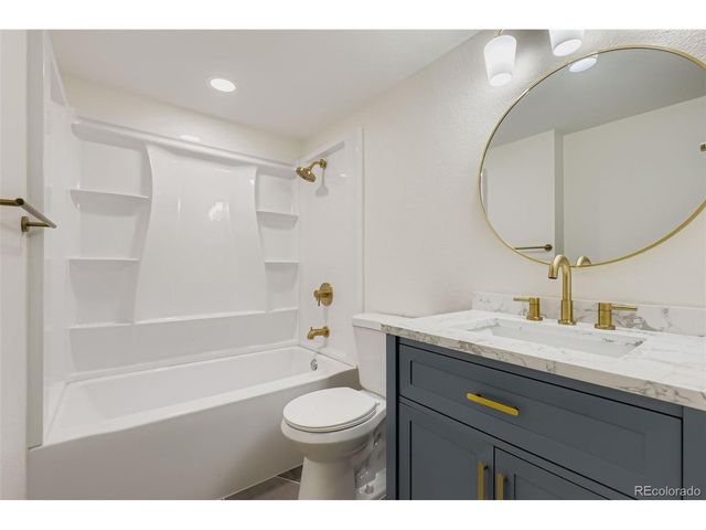 8555 Fairmount Dr A104, Denver, CO 80247