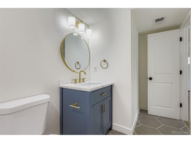 8555 Fairmount Dr A104, Denver, CO 80247