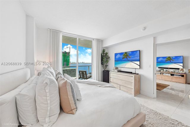 2101 Brickell Ave 3202, Miami, FL 33129