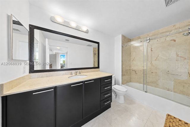2101 Brickell Ave 3202, Miami, FL 33129