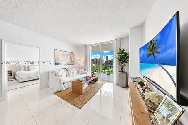 2101 Brickell Ave 3202, Miami, FL 33129