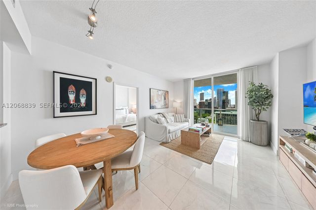 2101 Brickell Ave 3202, Miami, FL 33129
