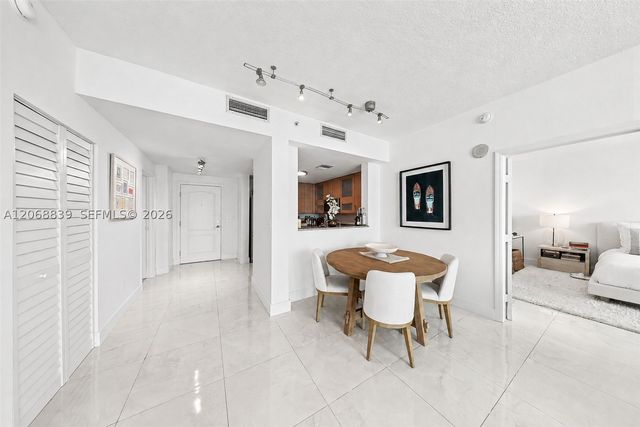 2101 Brickell Ave 3202, Miami, FL 33129