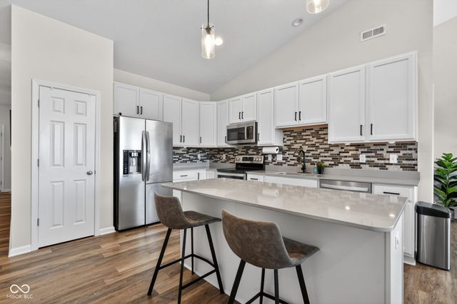 6551 Homestead Drive, Whitestown, IN 46075