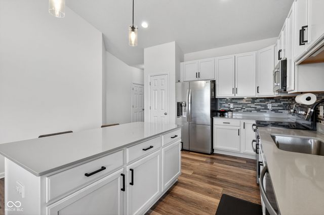 6551 Homestead Drive, Whitestown, IN 46075