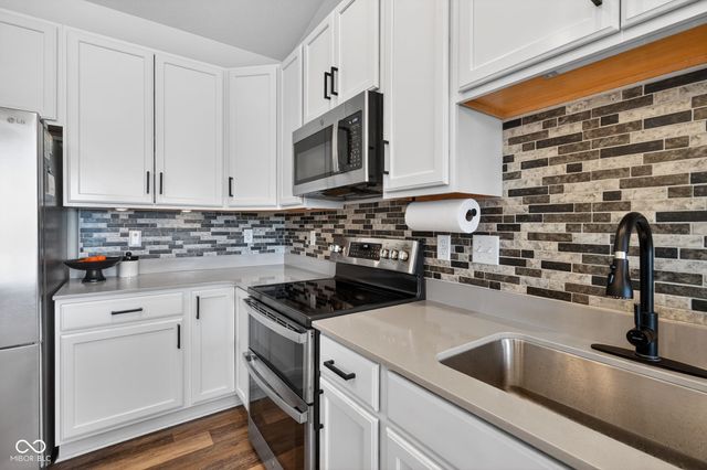 6551 Homestead Drive, Whitestown, IN 46075
