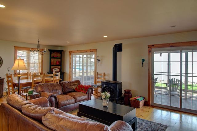 23 Mud Point South, Alburgh, VT 05440