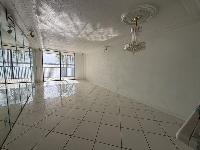 112 Lake Emerald Drive 203, Oakland Park, FL 33309